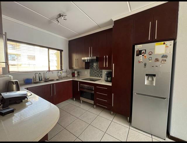 2 BEDROOM PROPERTY TO RENT IN SUNNINGHILL